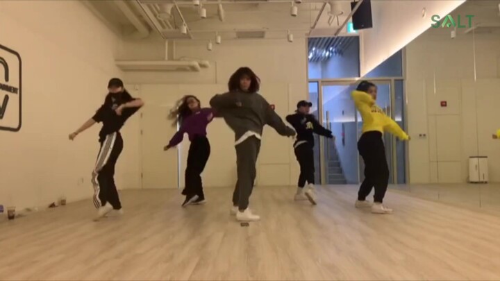 【Park Shin-hye】Ariana Grande - 7 Rings Dance Cover (Practice Room Ver)