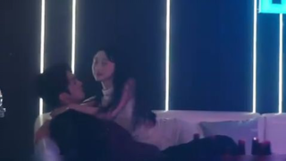Diabaikan pacar, saya menikah dengan saudara CEO-nya,dimanja dengan lembut setia