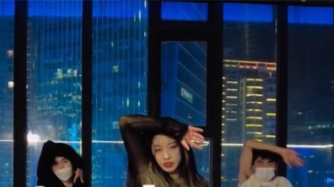 Beautiful bad woman Bibi's new song "Animal Farm" Pu Pu choreography