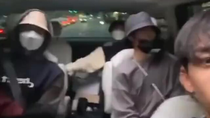 【Dong Sicheng】Adik-adik yang tak percaya melihat tingkah manja sang kakak