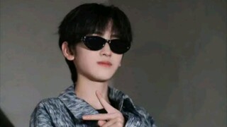 Một chút dễ thương đến từ tả Kỳ Hàm❤️