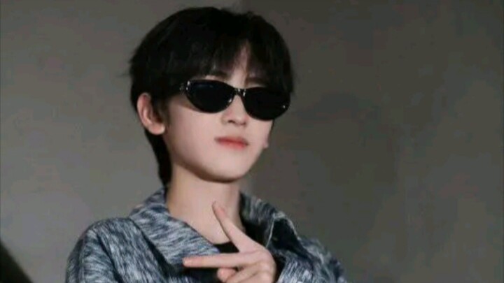 Một chút dễ thương đến từ tả Kỳ Hàm❤️