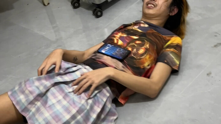 The three brothers from the Chinese server passed out from the heat!