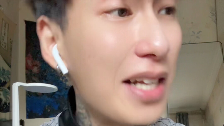 Keep your boyfriends in check—today's pool halls are no different from KTVs!