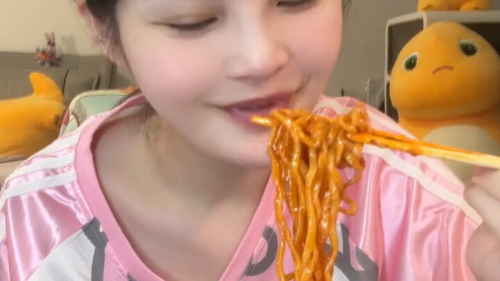 【小石奶凶】เนื่องจากแฟนฉันไม่อยากกิน... ฉันจึงทำได้แค่