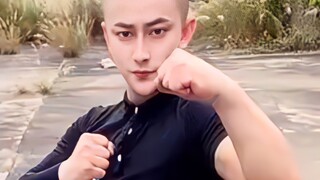 《皮  痒  戏  敌》豆瓣评分2.3