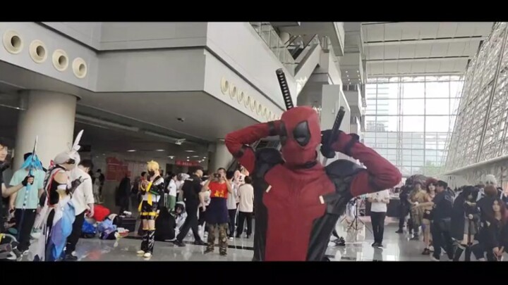 Không sao cả, Deadpool sẽ làm xấu mặt tại triển lãm truyện tranh (bổ sung)