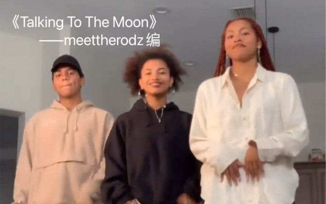 『Talking To The Moon』13秒火遍外网