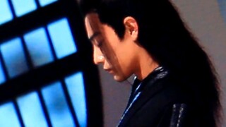 [Xiao Zhan] Sau khi giám đốc gọi điện, Bảo Bảo vẫn cẩn thận bảo vệ tình trạng của Xian Xian.