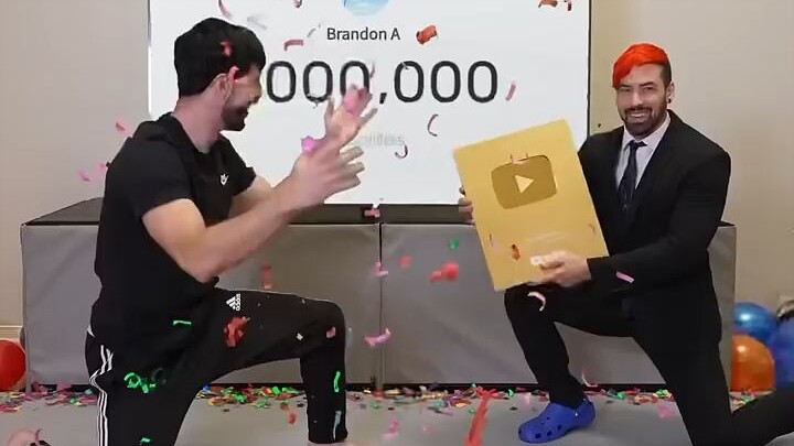 مليون مستخدم. 👀نحتفل