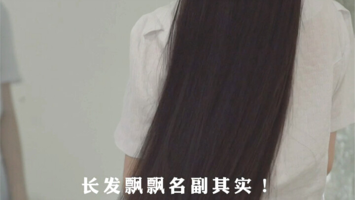 I wish I could have such long and voluminous hair! This girl has the longest hair Qiqi has ever wash