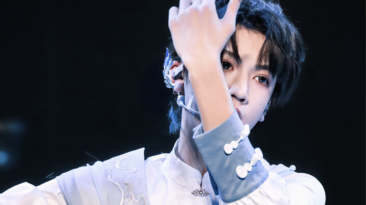 Nam thần đẹp trai lên tầm cao mới, tiểu mỹ long màu xanh nhảy lại một lần là vạn năm không quên, xem