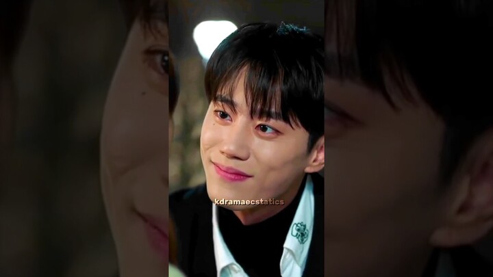 The way he looks at her with smile 😊🥰 Dreaming of a freaking fairytale #shorts #kdrama