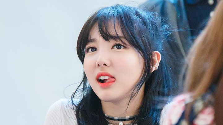 Video dengan jutaan view dalam benak saya | Bagaimana sebenarnya Twice pada tahun 2016 bisa meledak 