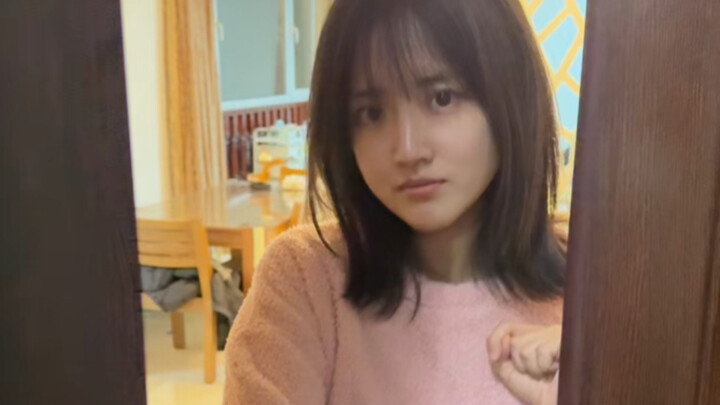 Nửa đêm bị vợ đuổi ra khỏi nhà, còn bị tịch thu hết tài sản, đành phải đi chạy xe vậy...