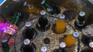 مشروبات شاكر في السوق الليلي بستة دولارات للزجاجة! هل جربها أحد؟