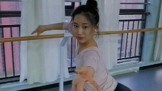 一直在行动的人，没时间焦虑。你想多学习、想多练功、想学新技巧，那就去行动。行动，是对平庸生活最好的回击。