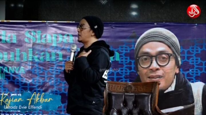 Jangan zterllau cinta Pada Makhluk