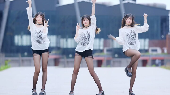 الشيطانة الصغيرة الرائعة بجوارب سوداء⚡️ شاشة عمودية من لقطة واحدة مباشرة~【التخاطر】