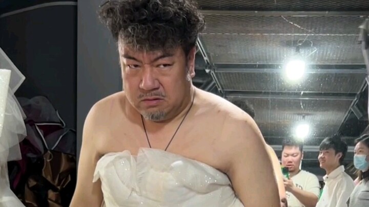 今天给大家表演“沉鱼落雁”