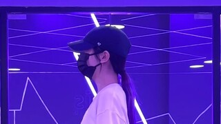 ซีรีส์ท่าออกกำลังกายที่ต้องมีสำหรับการเต้นบอยแบนด์ดีๆ ที่ต้องมี | วิดีโอจะสอนวิธีทำให้หน้าอกของคุณเด