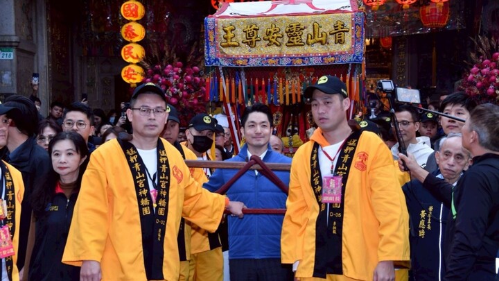 Thị trưởng Tưởng tham dự lễ hội Thanh Sơn Vương ở Mạn Giả, đồng thời tham gia các hoạt động kỷ niệm 