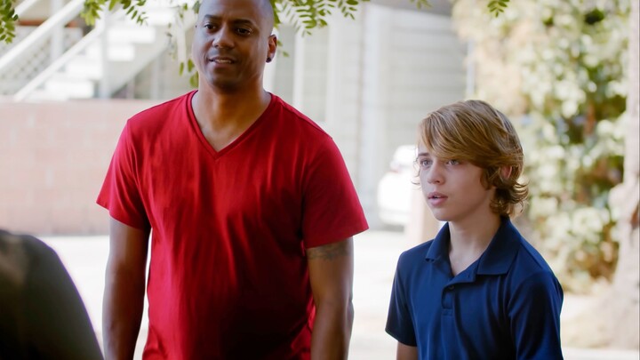 พ่อผิวดำและลูกชายผิวขาว