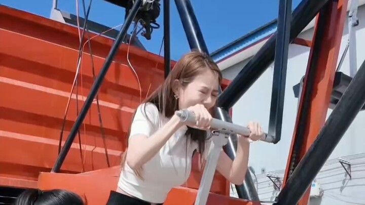พอเห็นรถสามล้อขนาดยักษ์ ก็รู้สึกเหมือนตัวเองหลุดไปอยู่ในดินแดนมนุษย์ตัวจิ๋วเลย