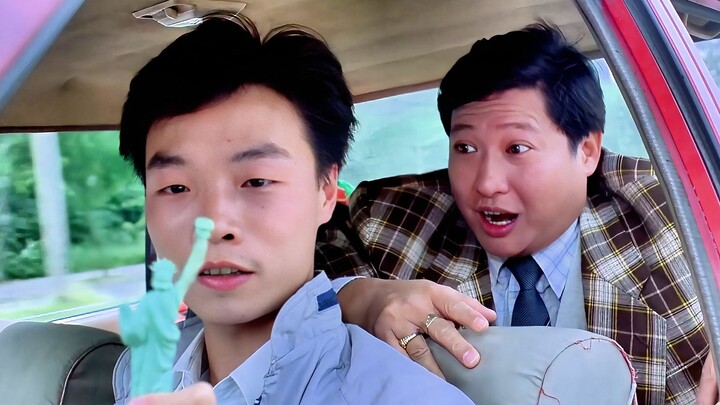 Sammo Hung juga ikutan? Dulu orang desa itu pada nggak bisa bedain kiri sama kanan; disuruh maju kak