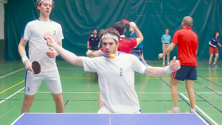 الشاب لا يعرف لعب تنس الطاولة، ومع ذلك يدّعي أنه من عالم موازٍ