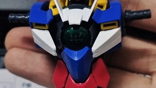 “灯光亮起那一刻，模型便被注入了灵魂”