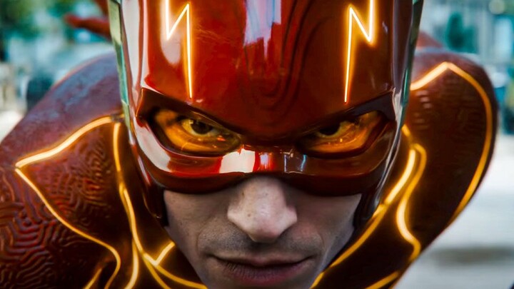 "The Flash" đã tung ra đoạn giới thiệu mới, Batfighter đã xuất hiện hoành tráng và tấn công bằng cú 