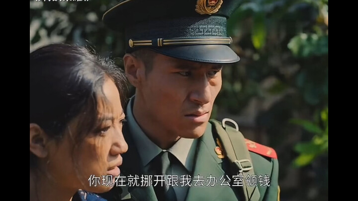 【Vinh Quang Đặc Chiến】Đàn ông ra ngoài bảo vệ quê hương, nhưng nhà lại bị kẻ côn đồ làng xóm cưỡng c