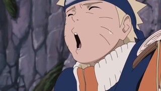 Naruto yang lari ke arah burung di tengah-tengah melakukannya adalah remah-remah