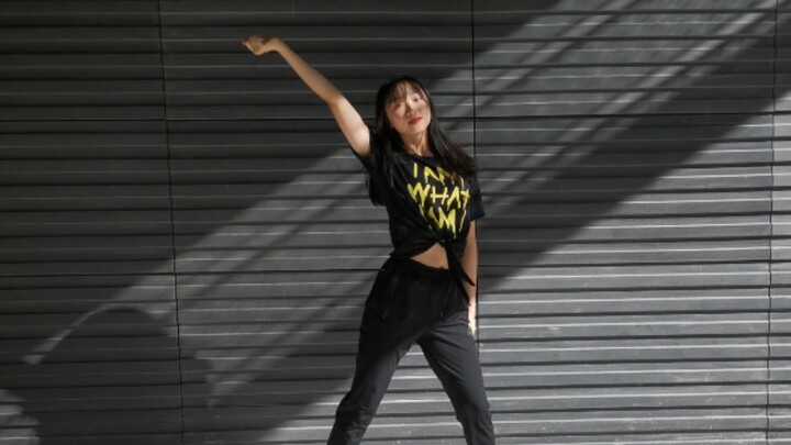 ไหปลาร้าที่ดูดีนั้นมีแต่แบบเดิมๆ แต่พุงที่น่าสนใจกลับเด้งไปเด้งมา|【WekiMeki】เต้นตามเพลง OOPSY ทั้งเพ