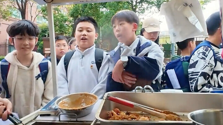 เจ้าหน้าที่เทศกิจ: กลิ่นไก่ทอดหอมฟุ้งไปทั่ว แต่หาตำแหน่งไม่เจอสักที #แผงลอย#