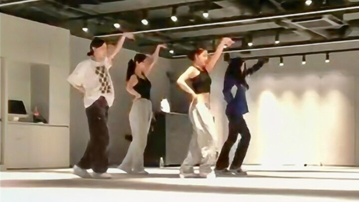 Spoiler for aespa's new song "Thirsty"! Dance practice in the studio revealed!