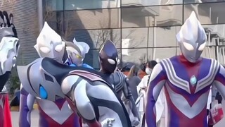 奥特曼来地球寻找队员了