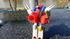 Might Gunner lắp ráp robot từ loạt phim Might Gaine.