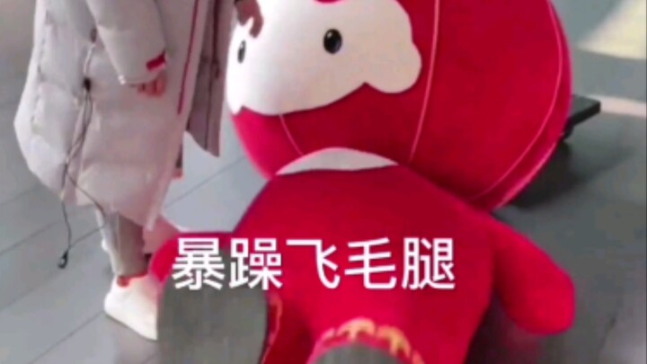 【Tổng hợp cảnh Xue Rongrong đạp chân】Dành cho bộ sưu tập cá nhân, thích xem nó đạp chân tưng tưng hí