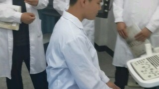 把女生气的跺脚又无可奈何的，就是男生的贫嘴！