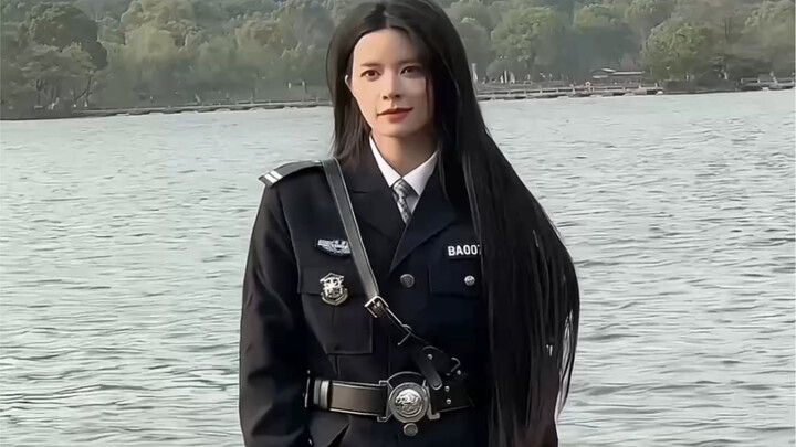 What does the security uniform I bought online look like when I wear it? [Shengwei]