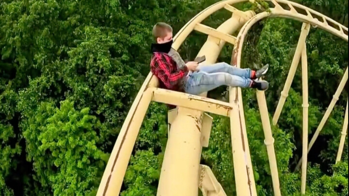 Watching this made my hemorrhoids shrink back in!