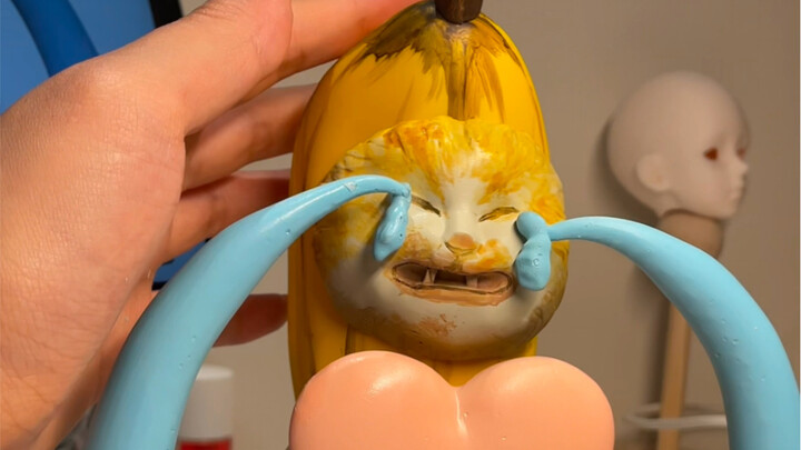 Kucing Pisang Selain Menangis Juga Bisa Dijadikan Figurin (Versi Lengkap)