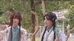 Cosplay grup Hua Yishan yang beranggotakan 12 orang dalam satu bidikan