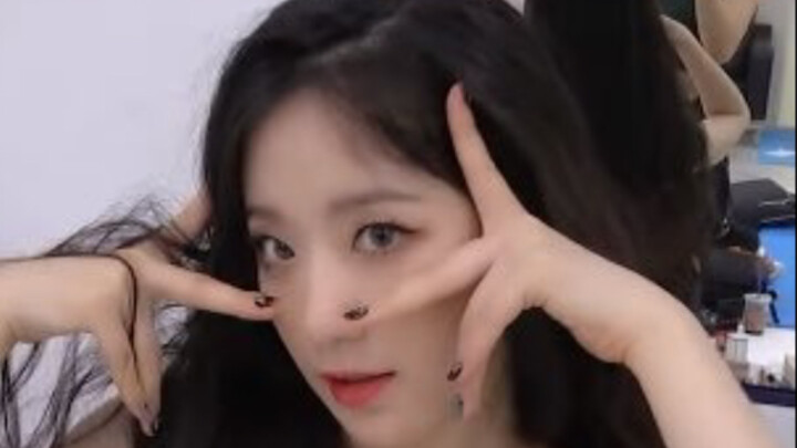 Diệp Thư Hoa: Chim của bạn trông như thế nào vậy? Cười chết mất thôi!