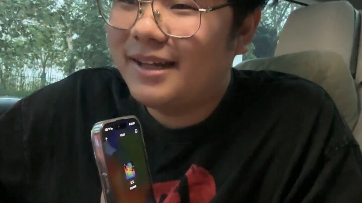 人类模仿AI模仿人类给朋友打电话