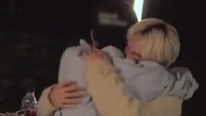 [Joshua Hong Chunsu/Bu Seongkwan] This hug is so, so tear-jerking ( ‘-ωก̀ )