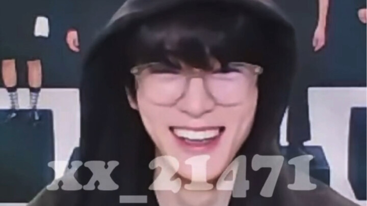 【เจิ้งจ้ายเสวียน】นานมากแล้วที่ไม่ได้เห็นงานเซ็นหนังสือที่น่าตีขนาดนี้...