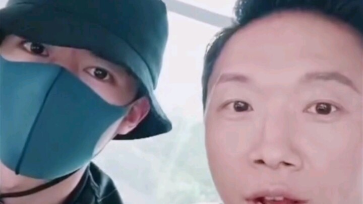 [Start] Brother Yi and the Cat Apostle. Sorry, we have no materials. I can only look at Brother Yi, 